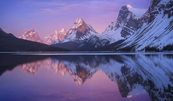 Обои на рабочий стол: Альберта, горы, канада, озеро, утро