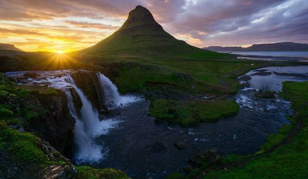 Обои на рабочий стол: Kirkjufellsfoss, водопады, гора Kirkjufell, исландия, солнце