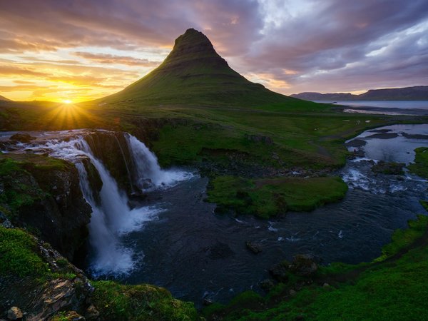 Kirkjufellsfoss, водопады, гора Kirkjufell, исландия, солнце