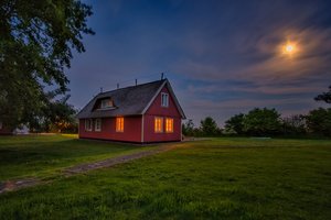 Обои на рабочий стол: germany, Kirr Island, германия, деревья, дом, луна, ночь, Остров Кирр