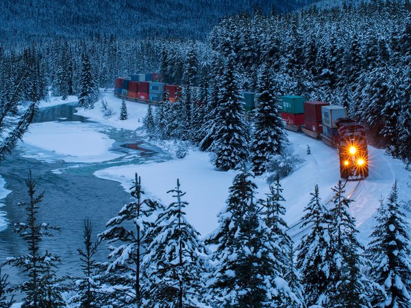 Alberta, Banff National Park, canada, Lake Louise, Альберта, ели, зима, канада, лес, Национальный парк Банф, озеро, озеро Луиз, поезд, снег