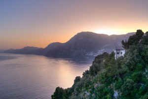 Обои на рабочий стол: Amalfi, italia, italy, landscape, panorama, Salerno, sunset, Амальфи, закат, италия, панорама, пейзаж, природа, Салерно, Салернский залив