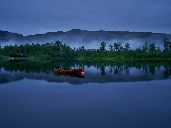 Langvatnet Lake, norway, Sulitjelma, горы, деревья, лодка, норвегия, озеро, Озеро Лангватн, отражение