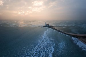 Обои на рабочий стол: Lighthouse Paard van Marken, Marken, Markermeer Lake, The Netherlands, Маркен, маяк, Маяк Паард ван Маркен, нидерланды, озеро, Озеро Маркермер