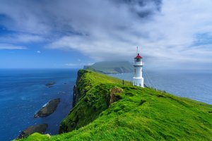 Обои на рабочий стол: Faroe islands, Holmur Lighthouse, Mykines, маяк, океан, острова