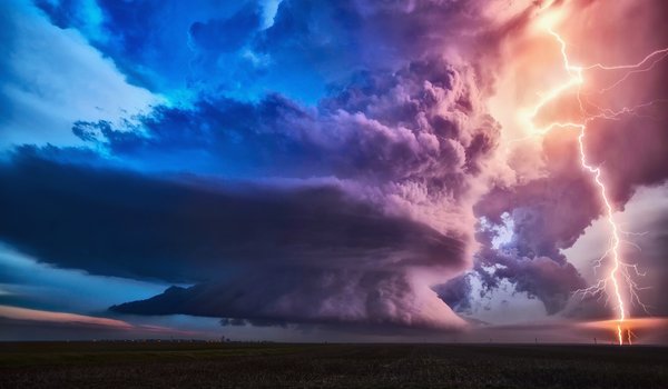 Обои на рабочий стол: молнии, молния, облака, поле, тучи, циклон, шторм