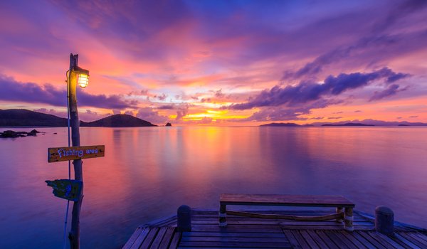 Обои на рабочий стол: beach, beautiful, pink, purple, sea, seascape, sky, summer, sunset, закат, лето, море, небо, пирс, пляж