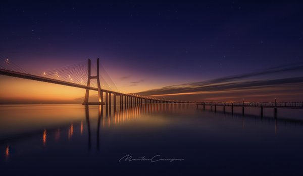Обои на рабочий стол: вечер, вода, мост, небо, огни, Португалия