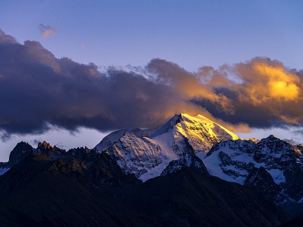 clouds, evening, landscape, mountains, nature, sky, snow, snowy peaks, sunset, twilight