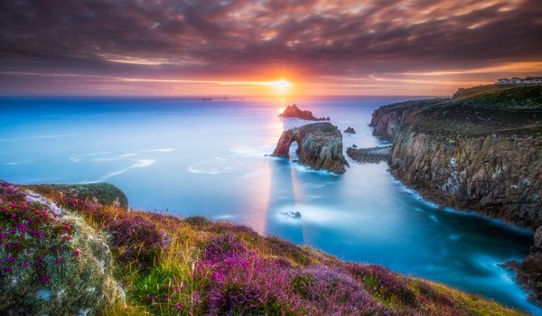 Обои на рабочий стол: Cornwall, england, nature landscape, rocks, sea, shore, sunset, закат, море, скалы