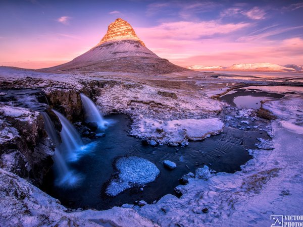 водопады, гора Kirkjufell, зима, краски, небо, река, свет, снег