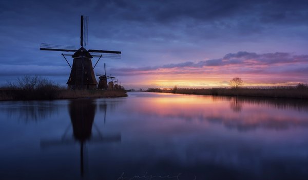 Обои на рабочий стол: ветряные мельницы, вечер, вода, канал, небо, нидерланды, облака