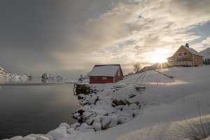 Обои на рабочий стол: Holand, Lofoten Islands, Nordland, norway, деревня, зима, Лофотенские острова, норвегия, снег, фьорд