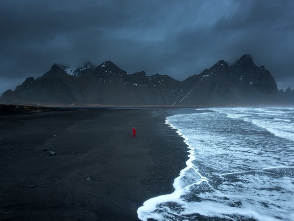 горы, исландия, мыс, небо, облака, пляж, Стокснес, фьорд, Хорнафьордюр, человек