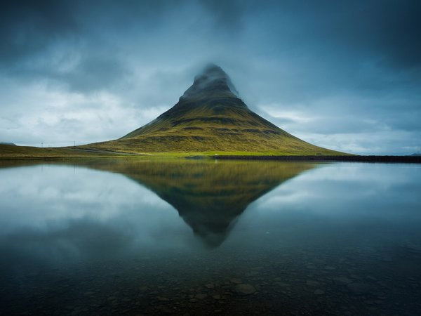вода, гора Kirkjufell, исландия, озеро, река
