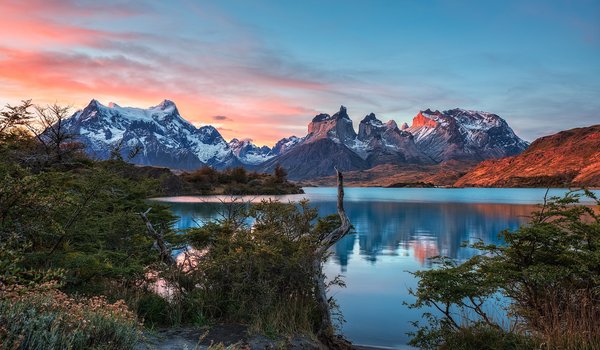 Обои на рабочий стол: Lake Pehoe, Patagonia, Puerto Weber, Torres del Paine, Патагония, чили, Южная Америка