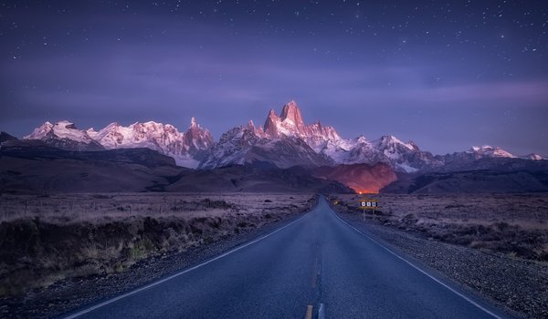 Обои на рабочий стол: Andes, argentina, Mount Fitz Roy, Patagonia, аргентина, Гора Фицрой, горы, дорога, звездное небо, Патагония, Патагонские Анды