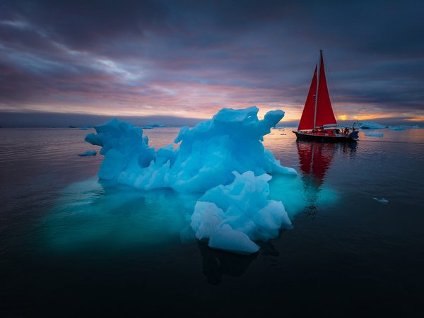 Гренландия, закат, лодка, льды, океан, отражение, паруса, парусник, пейзаж