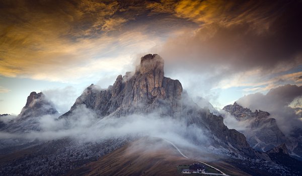 Обои на рабочий стол: Dolomites, italy, Portrait of a Mountain