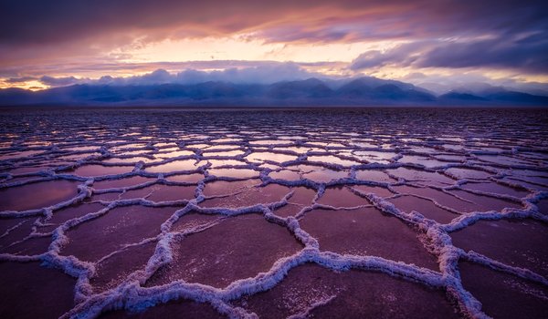 Обои на рабочий стол: Death Valley, rain, Salt Basin