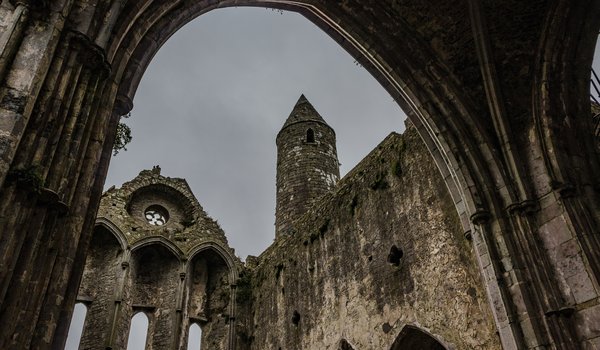 Обои на рабочий стол: Rock of Cashel, замок, ирландия, небо, руины, Скала Кэшел, средневековая архитектура