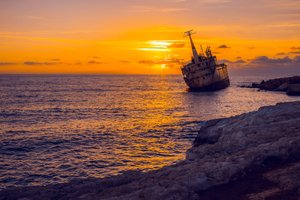 Обои на рабочий стол: Abandoned, Cyprus, sea, shipwreck, sunset