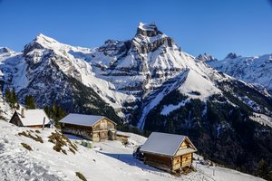 Обои на рабочий стол: Альпы, горы, домики, зима, снег, швейцария