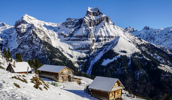Обои на рабочий стол: Альпы, горы, домики, зима, снег, швейцария
