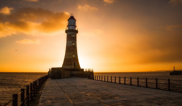 Обои на рабочий стол: Roker Lighthouse, Sunderland, sunrise, uk