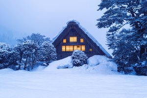 Обои на рабочий стол: house, hut, landscape, snow, trees, village, winter, деревья, зима, снег, хижина