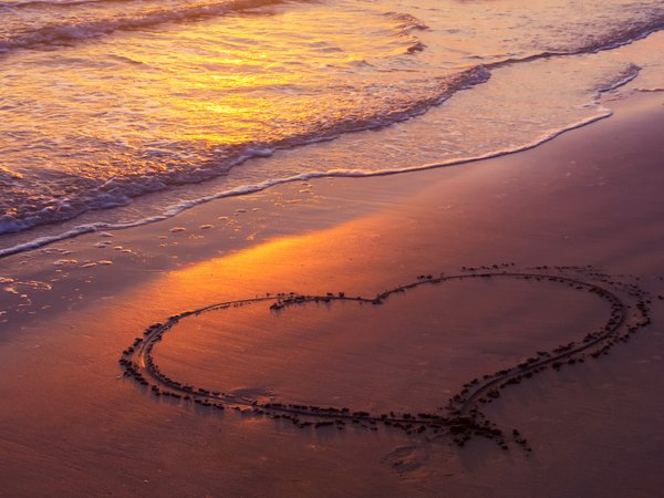 beach, beautiful, heart, love, pink, purple, romantic, sand, sea, seascape, sky, summer, sunset, берег, волны, закат, лето, любовь, море, небо, пляж, розовый, сердце