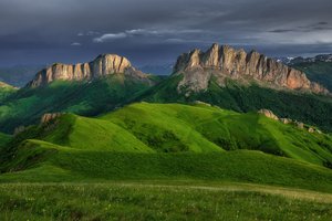 Обои на рабочий стол: Ачешбок, горы, Западный Кавказ, луга, пейзаж, природа, холмы