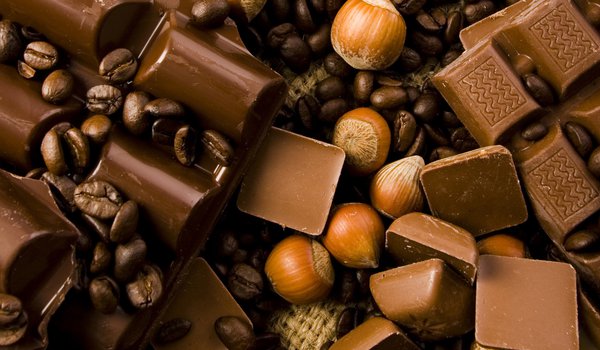 Обои на рабочий стол: chocolate, sweet, кофейные зерна, лесной орех, сладкое, шоколад