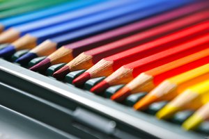 Обои на рабочий стол: карандаши, коробка, пенал, рисование, цветные