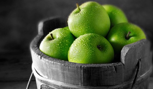 Обои на рабочий стол: витамины, зеленые, капли, картинка, макро, фото, фрукты, яблоки