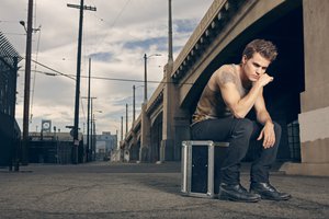 Обои на рабочий стол: Paul Wesley, актёр, одежды, пол уэсли, реклама, роза, тату, фото