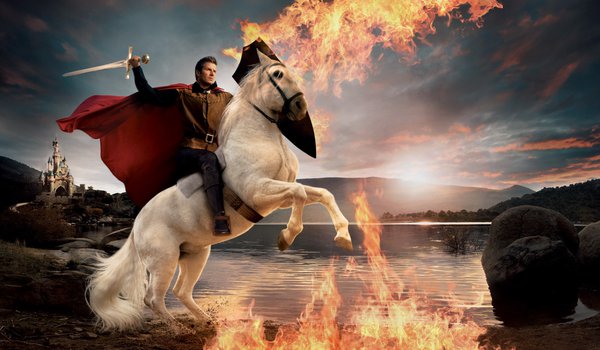 Обои на рабочий стол: david beckham, дэвид бекхэм, замок, меч, огонь, пламя, плащ, принц на белом коне