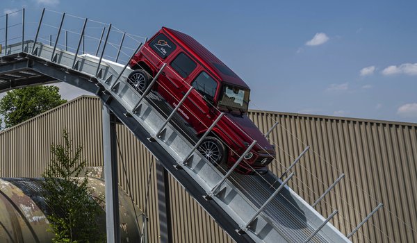 Обои на рабочий стол: 2019, 4x4, G-Class, Mercedes-Benz, внедорожник, красный, полигон