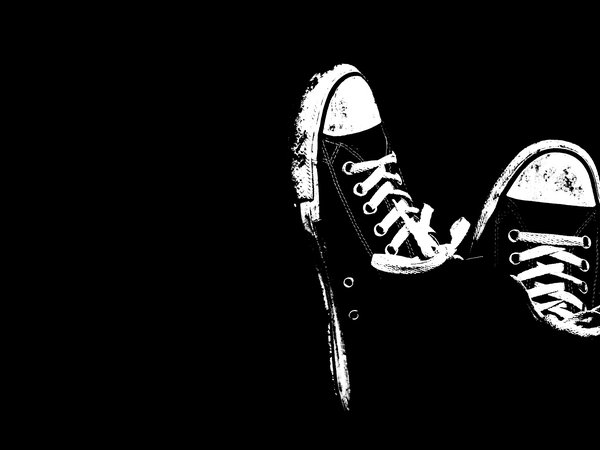 кеды, минимализм, обувь, черно-белый, черный фон, шнурки
