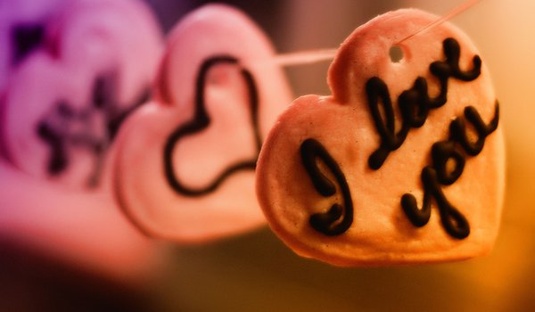 Обои на рабочий стол: 14 февраля, love, valentine's day, любовь, надпись, нитка, признание, сердечки, сердце, чувство