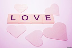 Обои на рабочий стол: heart, love, macro, valentine's day, буквы, любовь, макро, надпись, настроение, розовые, сердечки, сердце