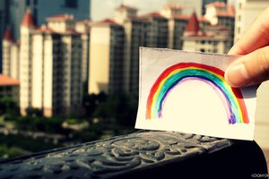 Обои на рабочий стол: city, rainbow, бумага, город, краски, радуга, рисунок