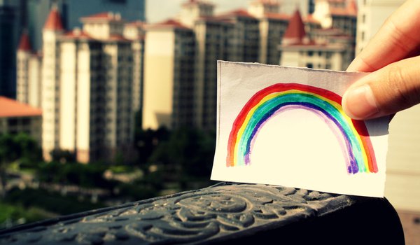 Обои на рабочий стол: city, rainbow, бумага, город, краски, радуга, рисунок