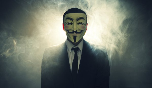 Обои на рабочий стол: v for vendetta, дым, костюм, маска, свет