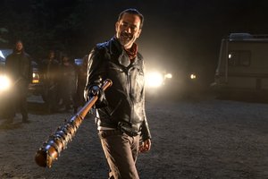 Обои на рабочий стол: actor, beard, celebrity, depth of field, Jeffrey Dean Morgan, leather jacket, men, Negan, smiling, smug face, standing