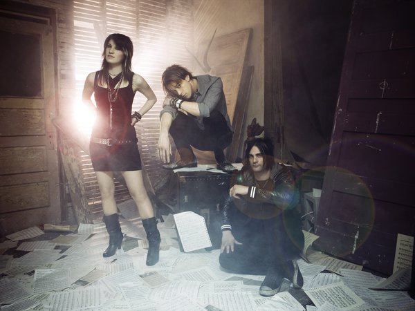 sick puppies, tri polar, марк гудвин, сик папис, шеймон мур, эмма анзаи