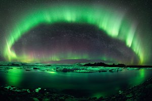 Обои на рабочий стол: ёкюльсаурлоун, звезды, исландия, лед, небо, озеро, отражение, полярное, сияние