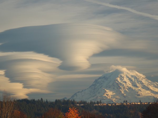 Mt. Rainier, Seattle, Washington, гора, двояковыпуклые облака