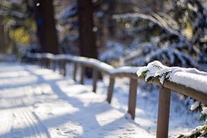 Обои на рабочий стол: забор, зима, макро, снег