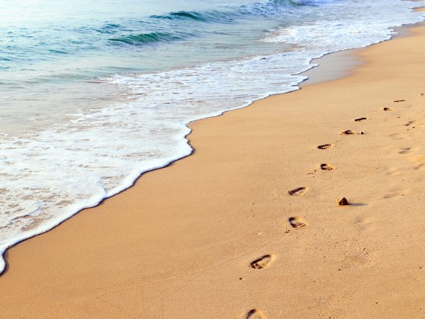beach, footsteps, sand, sea, seascape, summer, wave, волны, лето, море, песок, пляж, следы